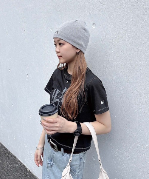 ENVYM（アンビー）の「【wondervisitor×ENVYM】EVロゴビーニー（ニットキャップ/ビーニー・レディース・ブラック/グレー・FREE）」の12枚目の写真