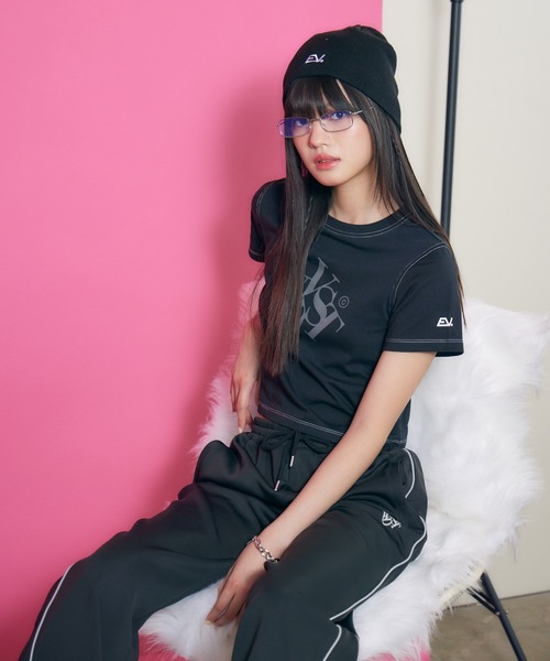 ENVYM（アンビー）の「【wondervisitor×ENVYM】EVロゴビーニー（ニットキャップ/ビーニー・レディース・ブラック/グレー・FREE）」の9枚目の写真