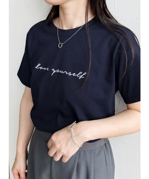 reca（レカ）の「【ロゴが選べる！】ロゴ刺繍Tシャツ（Tシャツ/カットソー・レディース・チャコールグレー/ホワイト/ホワイト系その他/ブルー系その他・FREE）」の4枚目の写真