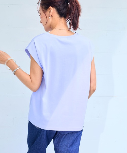 CROSS FUNCTION(クロスファンクション)の「《シワになりにくい・ヨレにくい》正解ノースリーブTシャツ【CF/クロスファンクション】(Tシャツ/カットソー・レディース・ブラック/サックスブルー/オフホワイト/ラベンダー・M/L/LL/3L/4L)」の4枚目の写真