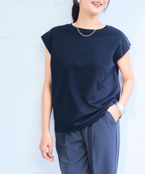 CROSS FUNCTION(クロスファンクション)の「《シワになりにくい・ヨレにくい》正解ノースリーブTシャツ【CF/クロスファンクション】(Tシャツ/カットソー・レディース・ブラック/サックスブルー/オフホワイト/ラベンダー・M/L/LL/3L/4L)」の3枚目の写真