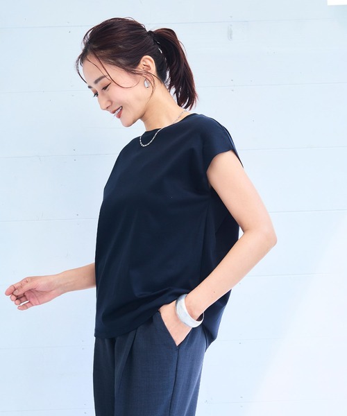CROSS FUNCTION(クロスファンクション)の「《シワになりにくい・ヨレにくい》正解ノースリーブTシャツ【CF/クロスファンクション】(Tシャツ/カットソー・レディース・ブラック/サックスブルー/オフホワイト/ラベンダー・M/L/LL/3L/4L)」の15枚目の写真