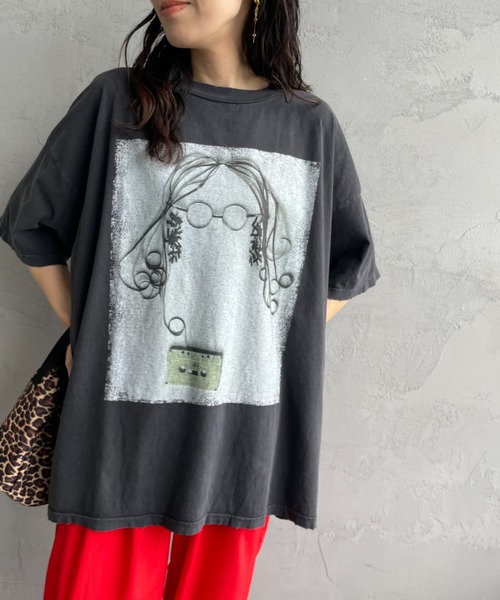 JEANS FACTORY （ジーンズファクトリー）の「[REMI RELIEF/レミレリーフ] 別注 ビッグシルエット SP加工プリントTシャツ（Tシャツ/カットソー・レディース・A/C/D/E/B・M）」の2枚目の写真