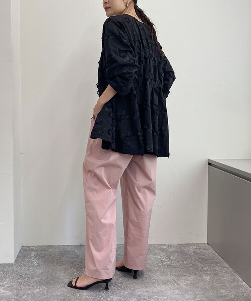 fredy emue（フレディエミュ）の「【新色登場】綿ナイロンストレッチセミワイドパンツ（その他パンツ・レディース・ベビーピンク/カーキ/ベージュ/ブラック・38/36）」の7枚目の写真