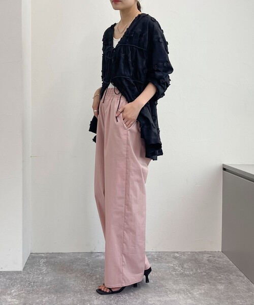 fredy emue（フレディエミュ）の「【新色登場】綿ナイロンストレッチセミワイドパンツ（その他パンツ・レディース・ベビーピンク/カーキ/ベージュ/ブラック・38/36）」の8枚目の写真