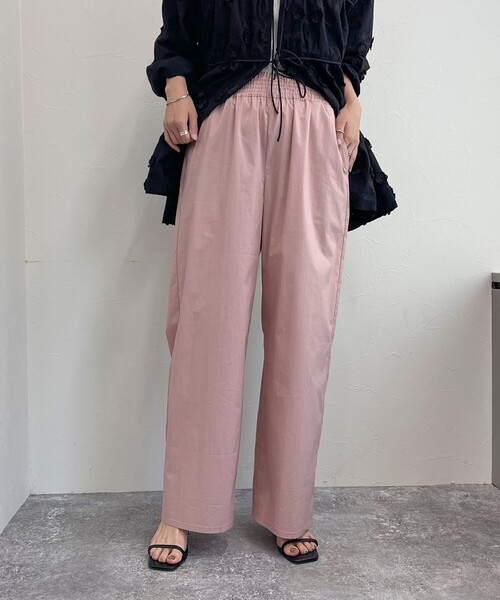 fredy emue（フレディエミュ）の「【新色登場】綿ナイロンストレッチセミワイドパンツ（その他パンツ・レディース・ベビーピンク/カーキ/ベージュ/ブラック・38/36）」の14枚目の写真