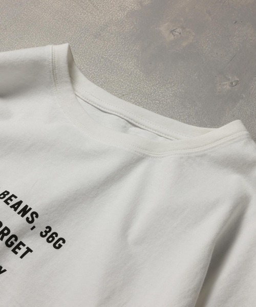 さりげなく覗く、素敵なTシャツ。（Tシャツ/カットソー