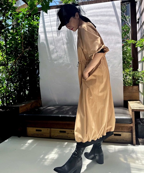 FLUMOR(フラマー)の「ラウンドシルエットボリュームドレス(ワンピース・レディース・キャメル/ブラック・38)」の3枚目の写真