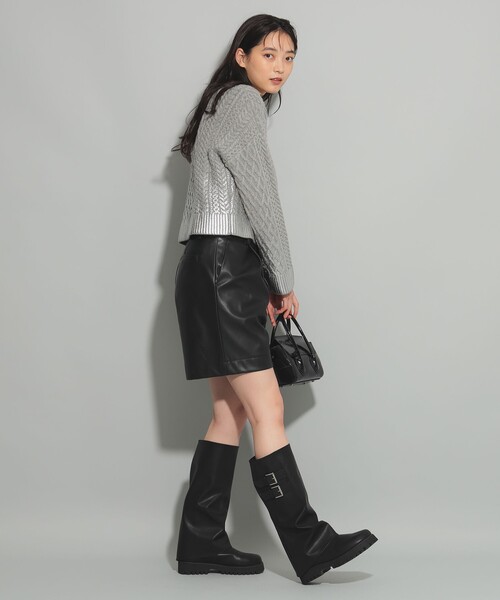 Ray BEAMS（レイビームス）の「フェイクレザー ショートパンツ（その他パンツ・レディース・ブラック・1/0）」の3枚目の写真