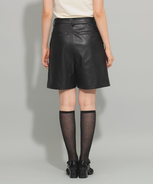 Ray BEAMS（レイビームス）の「フェイクレザー ショートパンツ（その他パンツ・レディース・ブラック・1/0）」の6枚目の写真