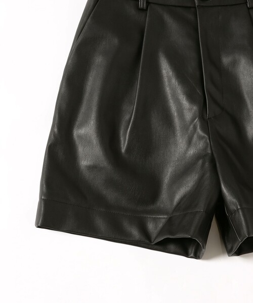 Ray BEAMS（レイビームス）の「フェイクレザー ショートパンツ（その他パンツ・レディース・ブラック・1/0）」の20枚目の写真