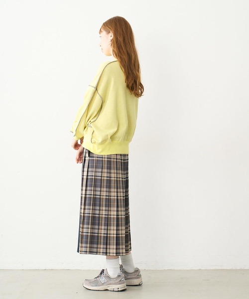 MILKFED.(ミルクフェド)の「OVERLOCK STICHED SWEAT TOP(スウェット・レディース・ネイビー/イエロー/ブルー・ONE SIZE)」の14枚目の写真