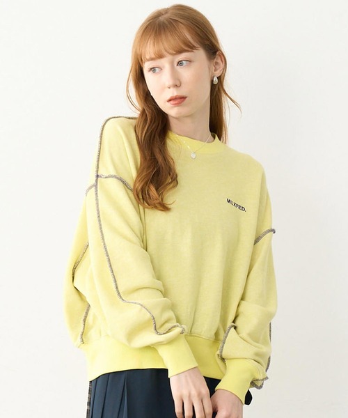 MILKFED.(ミルクフェド)の「OVERLOCK STICHED SWEAT TOP(スウェット・レディース・ネイビー/イエロー/ブルー・ONE SIZE)」の4枚目の写真
