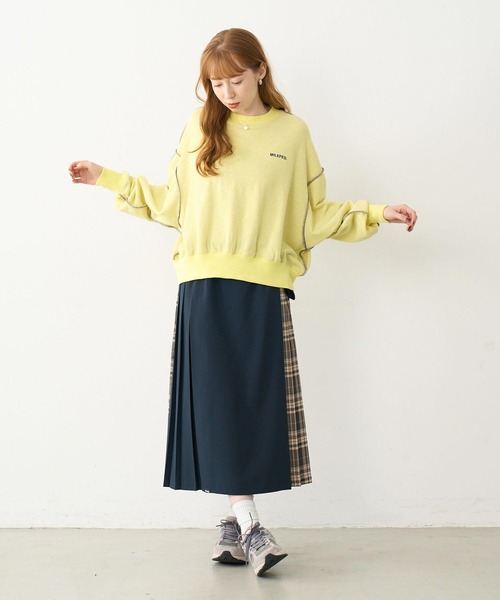 MILKFED.(ミルクフェド)の「OVERLOCK STICHED SWEAT TOP(スウェット・レディース・ネイビー/イエロー/ブルー・ONE SIZE)」の10枚目の写真