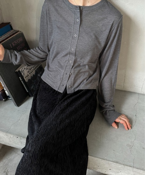 feepur(フェピュール)の「シアーリブカーディガン(カーディガン/ボレロ・レディース・オフホワイト/ブラック/グレー/ブラウン・MEDIUM)」の9枚目の写真