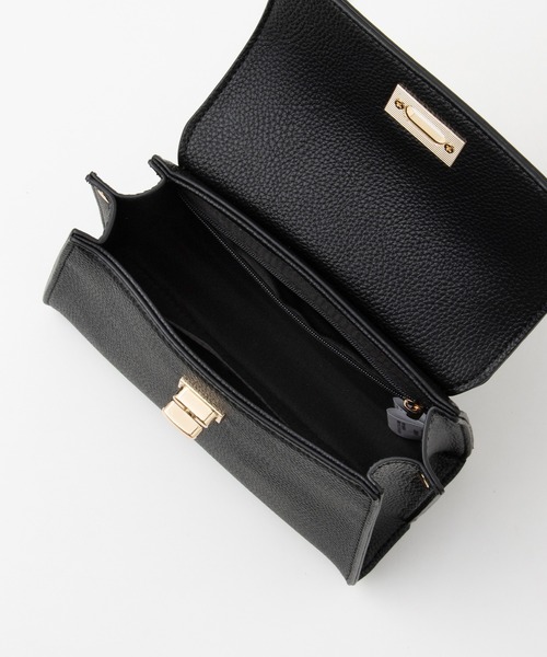 Honeys（ハニーズ）の「金具使いフラップバッグ（ハンドバッグ・レディース・ブラウン/ブラック/グレイッシュベージュ・FREE）」の12枚目の写真