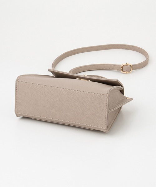 Honeys（ハニーズ）の「金具使いフラップバッグ（ハンドバッグ・レディース・ブラウン/ブラック/グレイッシュベージュ・FREE）」の22枚目の写真