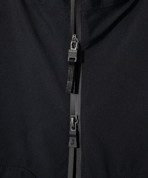 HERNO LAMINAR GORE-TEX PACLITE JACKET ヘルノ ラミナー ゴアテックス パックライト ジャケット(マウンテンパーカー)|HERNO(ヘルノ) HERNO LAMINAR GORE-TEX PACLITE JACKET ヘルノ ラミナー ゴアテックス パックライト ジャケット(マウンテンパーカー)|HERNO(ヘルノ)