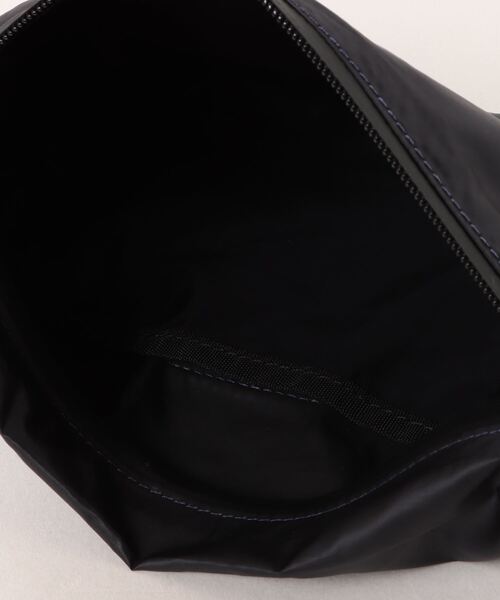 Gramicci（グラミチ）の「《GRAMICCI》 MICRO RIPSTOP SACOCHE（ショルダーバッグ・レディース・オリーブ/ダークベージュ/ダークネイビー/アイボリー・FREE）」の7枚目の写真