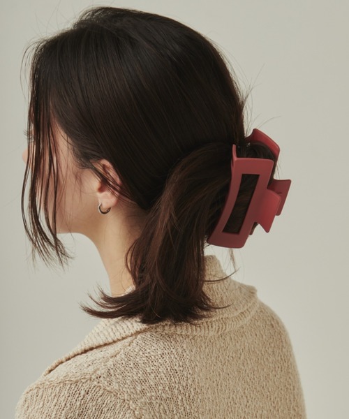 ciite'（シーテ）の「マットデザインヘアクリップ（バレッタ/ヘアクリップ・レディース・グリーン/ブラック/グレー/ダークグリーン/ブルー/イエロー/ピンク/レッド/ベージュ・FREE）」の10枚目の写真