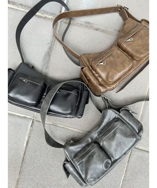 MURUA(ムルーア)の「メニーポケットマルチウェイバッグ(ハンドバッグ・レディース・グレー/ブラック/ブラウン・FREE)」の4枚目の写真