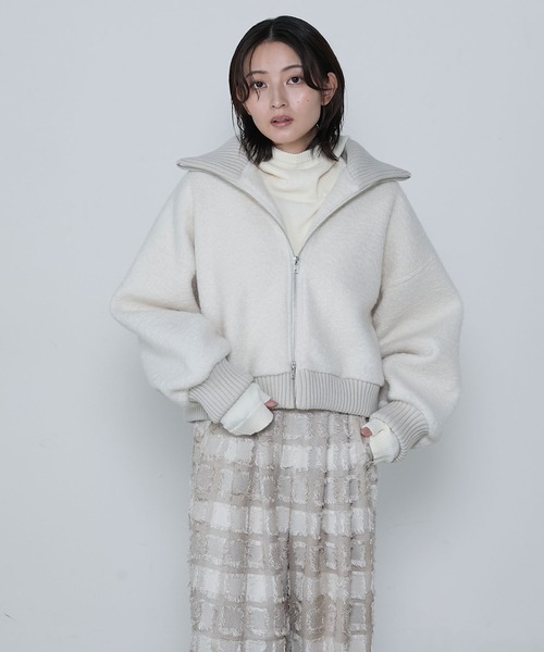 le ELMi(ルエルミ)の「Double-zip boucle high-necked blouson / ダブルジップ ブークレ ハイネックブルゾン(ブルゾン・レディース・チャコール/ブラック/アイボリー・FREE)」の6枚目の写真