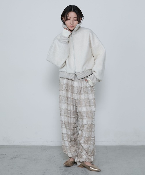 le ELMi(ルエルミ)の「Double-zip boucle high-necked blouson / ダブルジップ ブークレ ハイネックブルゾン(ブルゾン・レディース・チャコール/ブラック/アイボリー・FREE)」の15枚目の写真