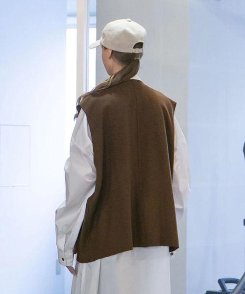 my beautiful landlet（マイビューティフルランドレット）の「【my beautiful landlet】MELTON FABRIC VEST（ベスト・メンズ・ネイビー/オートミール/ブラウン/ブラック・1/0）」の7枚目の写真