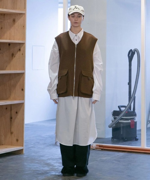 my beautiful landlet（マイビューティフルランドレット）の「【my beautiful landlet】MELTON FABRIC VEST（ベスト・メンズ・ネイビー/オートミール/ブラウン/ブラック・1/0）」の11枚目の写真