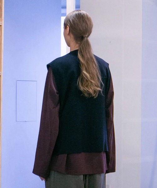 my beautiful landlet（マイビューティフルランドレット）の「【my beautiful landlet】MELTON FABRIC VEST（ベスト・メンズ・ネイビー/オートミール/ブラウン/ブラック・1/0）」の16枚目の写真