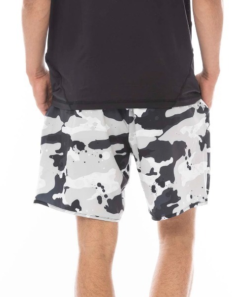 RVCA（ルーカ）の「RVCA メンズ STASH YOGGER STRETCH ウォークパンツ/ショートパンツ/ルーカストレッチ吸汗性能ショートパンツ（その他パンツ・メンズ・ブラック×ホワイト・SMALL/MEDIUM/LARGE/X-LARGE）」の4枚目の写真