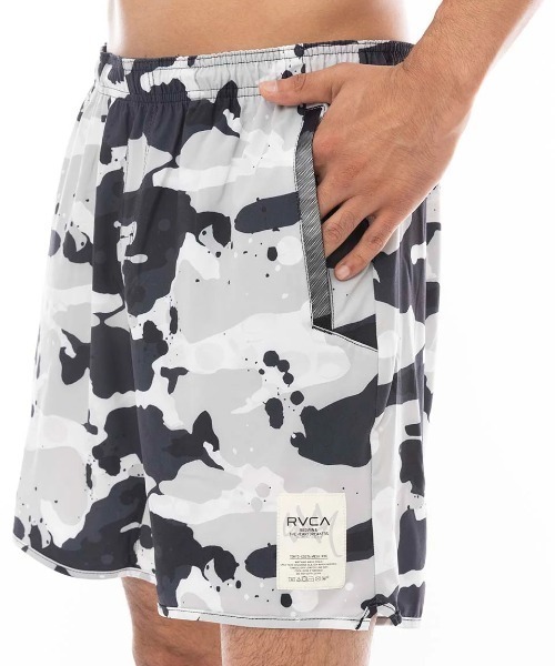 RVCA（ルーカ）の「RVCA メンズ STASH YOGGER STRETCH ウォークパンツ/ショートパンツ/ルーカストレッチ吸汗性能ショートパンツ（その他パンツ・メンズ・ブラック×ホワイト・SMALL/MEDIUM/LARGE/X-LARGE）」の5枚目の写真