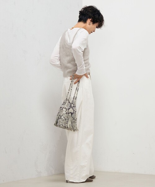 Rie Miller（リエミラー）の「カシミヤ混アシメトリーニットビスチェ 