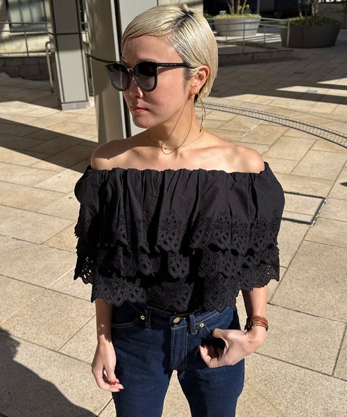 JENNE(ジェンヌ)の「2WAYボリュームレースブラウス(その他トップス・レディース・ブラック/ホワイト・LARGE/MEDIUM/SMALL)」の2枚目の写真