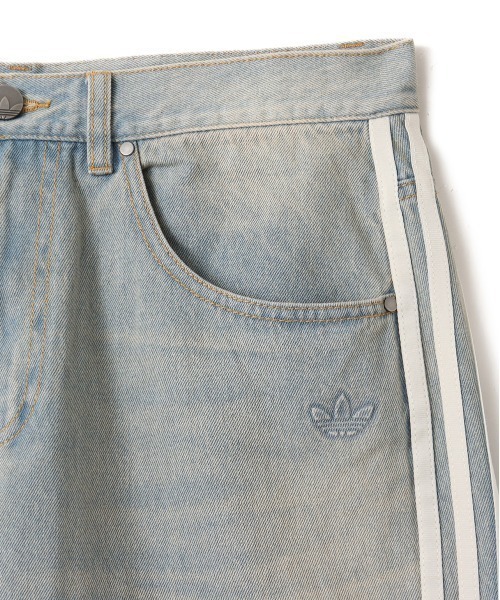 adidas(アディダス)の「adidas DENIM JEANS / アディダス デニム ジーンズ(デニムパンツ・メンズ・ライトブルー・30inch/32inch/34inch/36inch)」の2枚目の写真