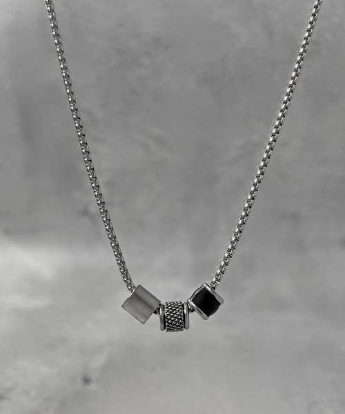 SBG（エスビー）の「SBG デザインチャームネックレス（ネックレス・メンズ・シルバー系その他/シルバー系/シルバー系その他2/シルバー系その他3/シルバー系その他4/シルバー系その他5/シルバー系その他6/シルバー系その他7/シルバー/シルバー系1・FREE）」の5枚目の写真