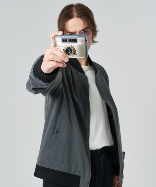 glamb（グラム）の「Photographer's (not)Bomber Jacket / フォトグラファーズノットボマージャケット（ブルゾン・メンズ・ブラック/グレー・S/M/L）」の22枚目の写真