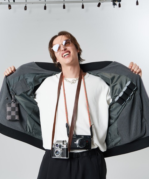 glamb（グラム）の「Photographer's (not)Bomber Jacket / フォトグラファーズノットボマージャケット（ブルゾン・メンズ・ブラック/グレー・S/M/L）」の8枚目の写真