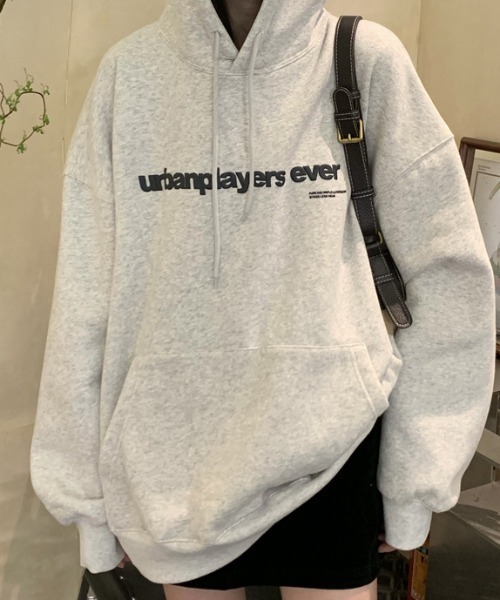 SHEPP(シープ)の「裏起毛 シンプルフロントロゴビッグサイズパーカー(パーカー・レディース・ホワイト/ブラック/ネイビー/オートミール・L/M)」の3枚目の写真