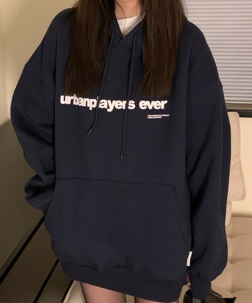 SHEPP(シープ)の「裏起毛 シンプルフロントロゴビッグサイズパーカー(パーカー・レディース・ホワイト/ブラック/ネイビー/オートミール・L/M)」の16枚目の写真