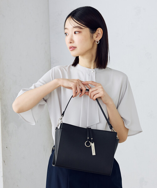 MONO　COMME CA（モノコムサ）の「ロゴプレートミニショルダー（ショルダーバッグ・レディース・ブラック/グレー・FREE）」の22枚目の写真