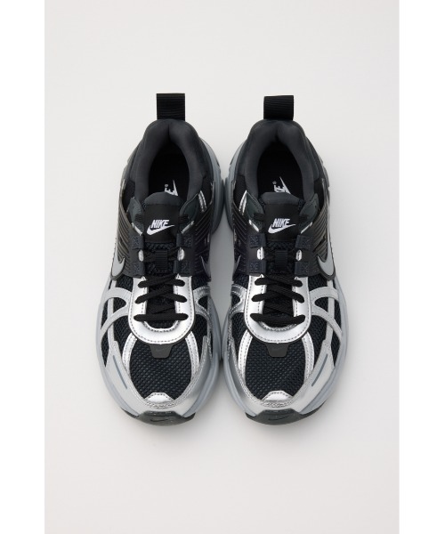 NIKE(ナイキ)の「V2K ラン(スニーカー・レディース・シルバー/オフホワイト/ブラック・25cm/24.5cm/24cm/23.5cm/23cm)」の6枚目の写真