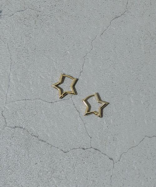 SMELLY（スメリー）の「スターモチーフメタルフープピアス（ピアス（両耳用）・レディース・ゴールド・-）」の2枚目の写真