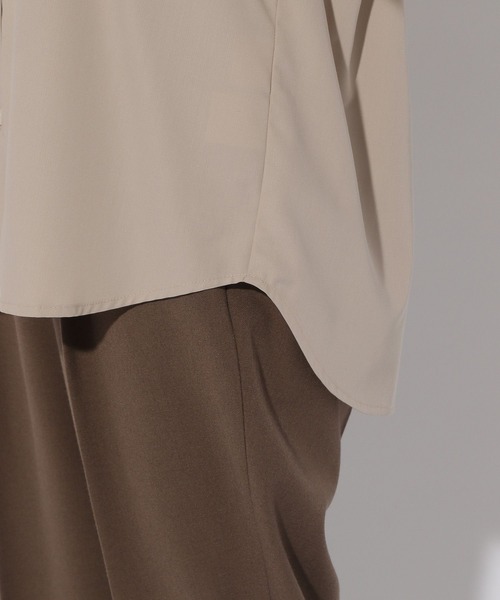 Elura（エルーラ）の「アイロンいらずVネックシャツ/253569（シャツ/ブラウス・レディース・ベージュ/ネイビー/オレンジ・FREE）」の16枚目の写真