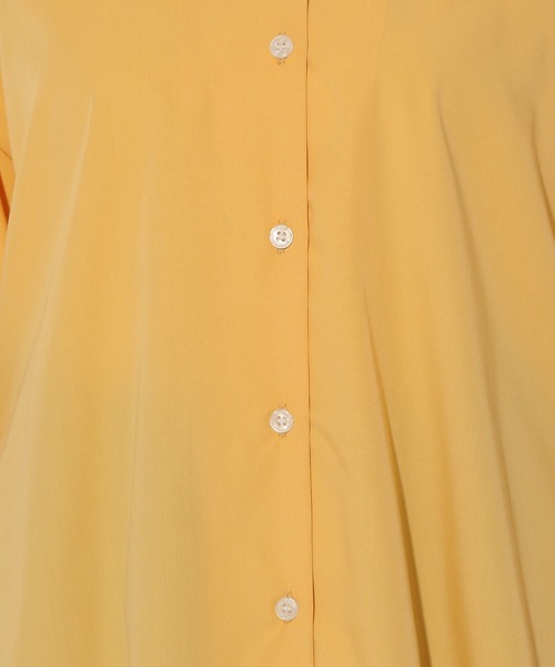 Elura（エルーラ）の「アイロンいらずVネックシャツ/253569（シャツ/ブラウス・レディース・ベージュ/ネイビー/オレンジ・FREE）」の18枚目の写真