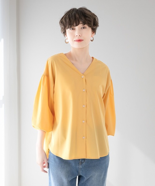 Elura（エルーラ）の「アイロンいらずVネックシャツ/253569（シャツ/ブラウス・レディース・ベージュ/ネイビー/オレンジ・FREE）」の21枚目の写真