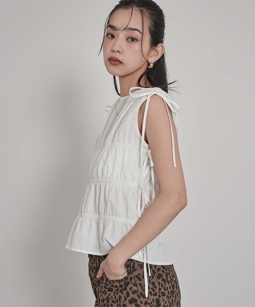 miette(ミエット)の「シャーリングリボンノースリーブトップス(Tシャツ/カットソー・レディース・ブルー/ブラック/オフホワイト・FREE)」の6枚目の写真