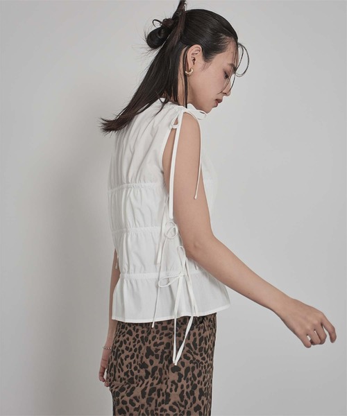 miette(ミエット)の「シャーリングリボンノースリーブトップス(Tシャツ/カットソー・レディース・ブルー/ブラック/オフホワイト・FREE)」の7枚目の写真