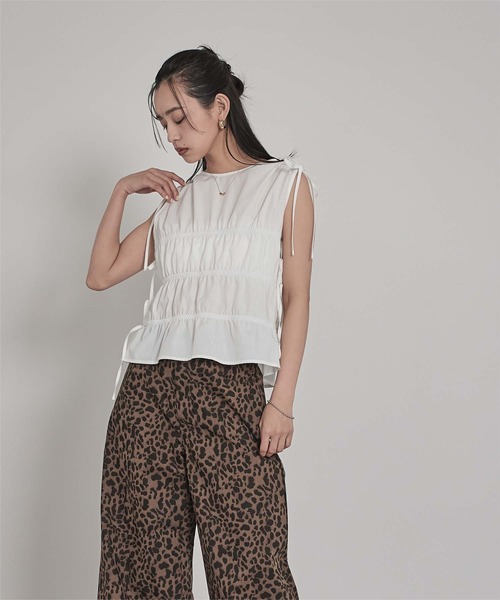 miette(ミエット)の「シャーリングリボンノースリーブトップス(Tシャツ/カットソー・レディース・ブルー/ブラック/オフホワイト・FREE)」の8枚目の写真