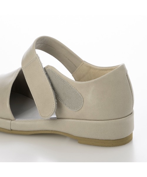 D'ICI(ディッシィ)の「セパレートベルトパンプス(パンプス・レディース・ブラック/ライトグレー・22.5cm/23cm/23.5cm/24cm/24.5cm/25cm/22cm)」の12枚目の写真